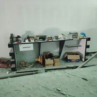 ميز +اوفيز اندي اف  جاهز مع لدات اناره داخليه.   07827707054