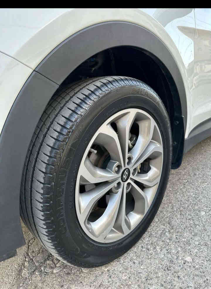 السلام عليكم سنتافي مديل 2013 خليجي  ماشي  135
فول  السونار   بالمنشور السعر 187 $وبيه مجال الاستفسار اتصل 《***********》  《*********** 》 مكاني  دوز  خورماتو
