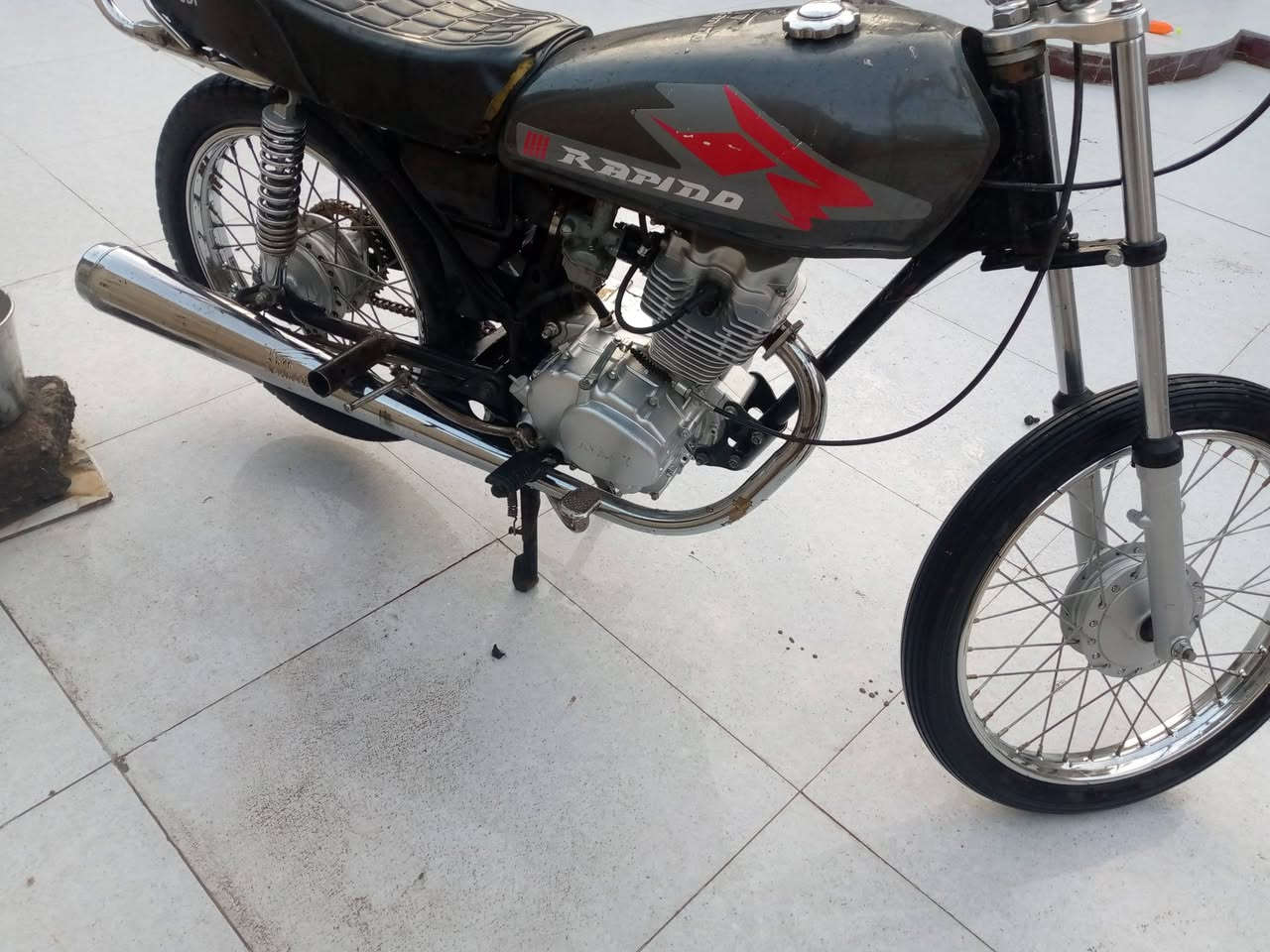 سلام عليكم دراجه لبيع لمكان لمجبس
ب 450وبيها مجال قليل هاذا رقمي ***********
