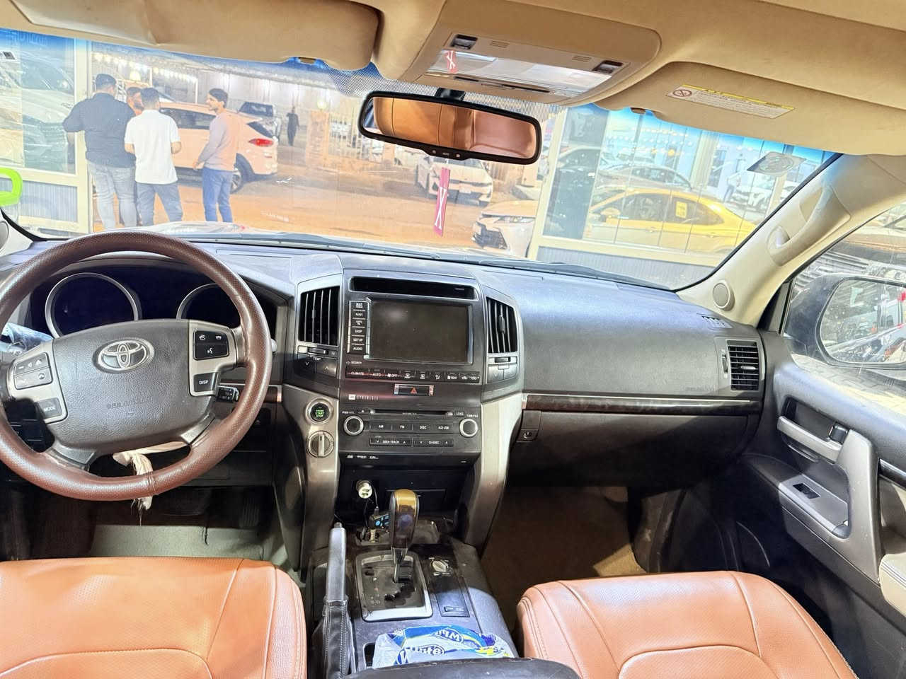 سلام عليكم لاند كروز Vxr 5.7 للبيع 
سعر 280 وبيها مجال مديل 2011


**إذا كنت صاحب هذا الإعلان وتريد حذفه لأي سبب، رجاءا أرسل رسالة إلى الدعم الفني**