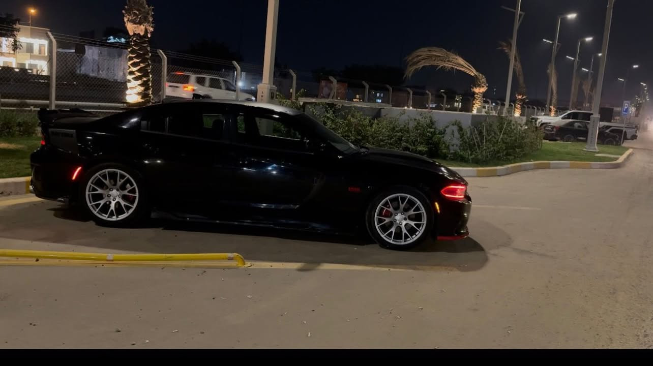 سلام عليكم 
جارجر موديل 17
RT. 5700
لون اسود مواصفات عاديه 
ماشيه 70تقريبن 
سياره حادثها حلو بدون دواخل قطعتين وبارد بيها 
رقم بغداد بسمي  تحويل ثاني يوم 
سعر 178
***********
