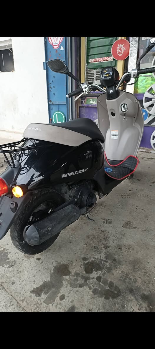 السلام عليكم دراجه هوندا ياباني للبيع🛵
فول نظافه مكينه شرط دراجه حيل نظيفه
العنوان موصل سعرها مناسب دراجه ما مرقمه
 ***********📞
