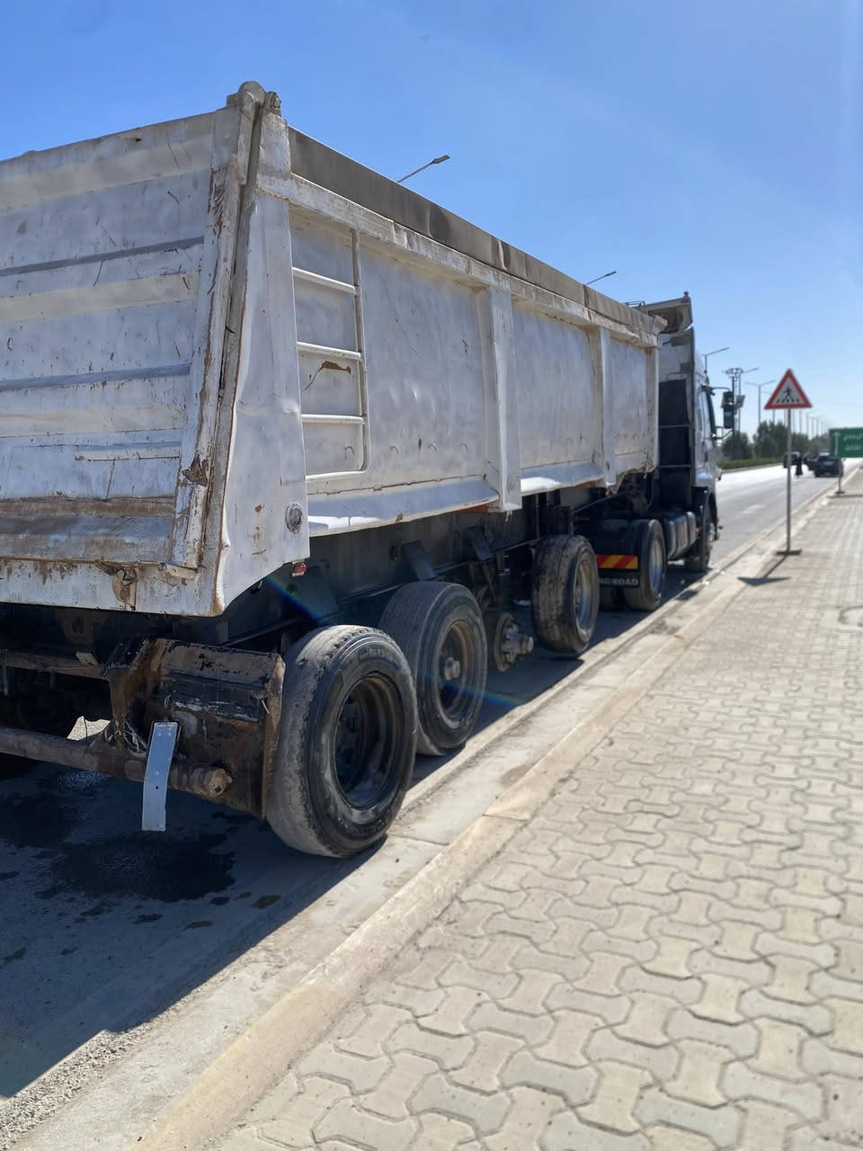 رينو للبيع موديل 2000 بم ونازل بلادي كير عادي سيارة جديدة تخم تاير قمارة مكفولة من الصبغ سنوية ساقط بشهر التاسع تحويل مباشر مربوطة عربانة فلات عربانة ما موجودة عليها عربانه قلاب عربانة أربع محاور عربانة ترهم مزون تراهم حرفش بدون تايرات وشد تايرات واطلع للشغل السعر 165 بيها مجال والاستفسار اتصل على الرقم ‎ ‎***********
***********
