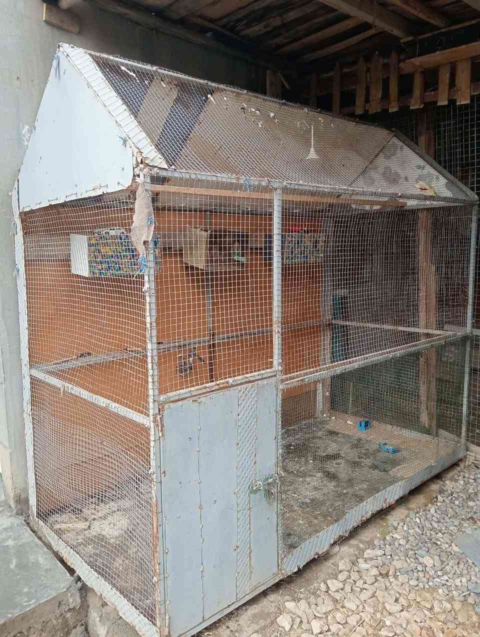 قفص للبيع السعر 95 المكان السويدان ***********
