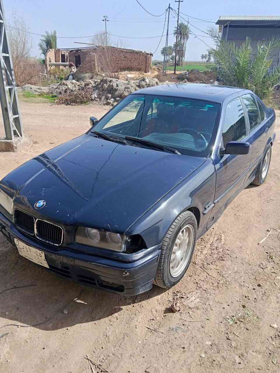 Bmw E36 1994
للبيع أو مراوس بيه نواقص الڤان عاطل 
حدادية الخلفية جديده
مكينه مسكر فانوس گير اوتوماتيك رقم بغداد الماني سنويه منتهيه ب26 سعرها42$وبيه مجال للتواصل اتصل ***********

