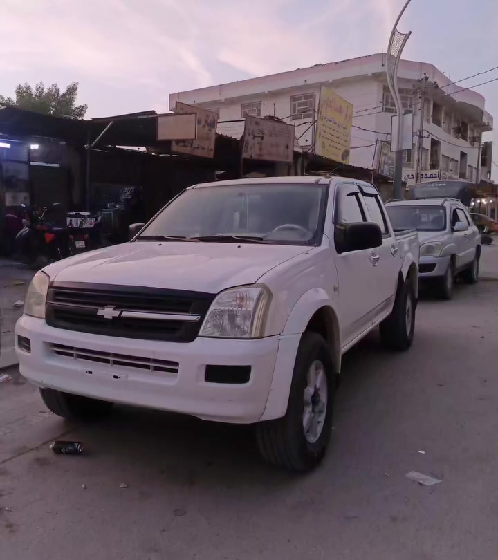 سلام عليكم
لوف جديده متعوب عليها صارلها سنه عندي وتعبان عليها حيل مابيها ايي نقص بيع او مراوس بلاندكروز  مزاد  ابي موديل 2006 2004. 2003 بسعر مناسب ***********
