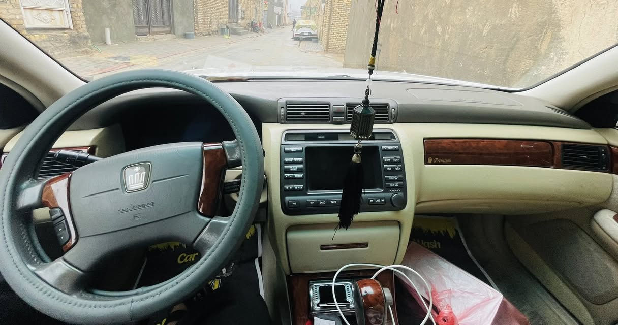 السلام عليكم ملكه  قرار 48 مداور رقم انگليزي 
شاصي 75 ديفور جبير 
سياره فول 4 دكم ماعدا الفتحه
تبريد قطعتين 
ثلاجه 4 كشنات كهربائي 
برده خلفيه
بلوتوث 
وبعد هواي مواصفات بيها 
كفاله عامه سياره تحوير  نجف بالكامل دشبول مثنى العيساوي
جاهزه من كلشي من حداديه من تخم تاير وباتري البارحة شادهن 
ادامة كاملة للمحرك تبديل جديد 
اضافة مراوح شاهينة +مروحة تبريد 
لايت زنون 
بلوتوث اصل 
كامرة خلفية شاشة 4k
 السيارة صايغها صياغة مال جناي موبياع شرة
*********** للتواصل واتساب
