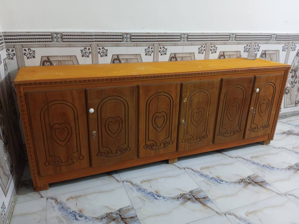 رفوف سفينة قطعتين الوحدة ٧٥ وبيهة مجال وسلة بنفسجية ٣٠ وبوفية ٧٥ نظيفة وقوية الاسعار بيهن مجال التضحية شارع العلوة واتساب خاص مفتوح ***********
