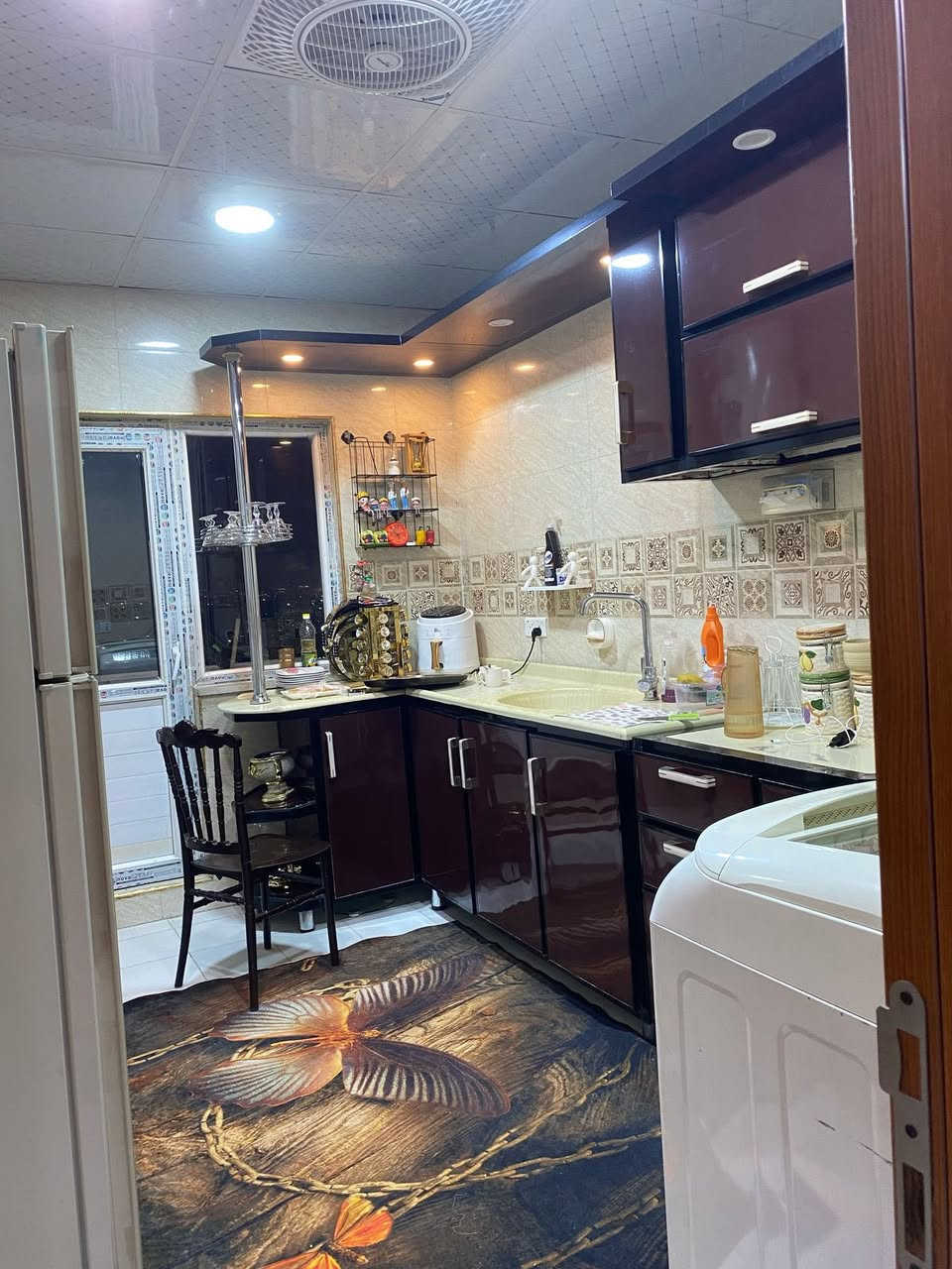 السلام عليكم شقه 100 متر زيرو للبيع في مجمع زهور بغداد للاستفسار ***********
