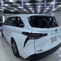 تويوتا سينا le تترقم شمالي  موديل 2023 فقط بونيد صبغ مثل ما موضح بالصو...