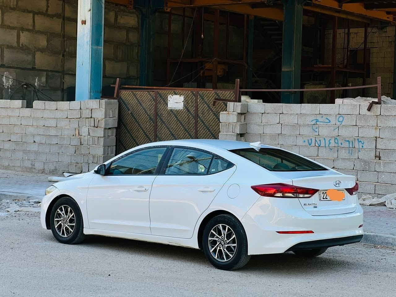 النترا موديل ٢٠١٧ وراد مريكي حادثه بنيد فقط والباقي كفاله عامه من فتح وتبديل وصبغ والضربه السعر 118وقابل لتفاوض الاستفسار تصل *********** سياره جديده حداديه؛  تبريد تخم تاير شاشه كامره تحكم استيرن سنويه مجدده 2029 مكان سياره كربلاء
