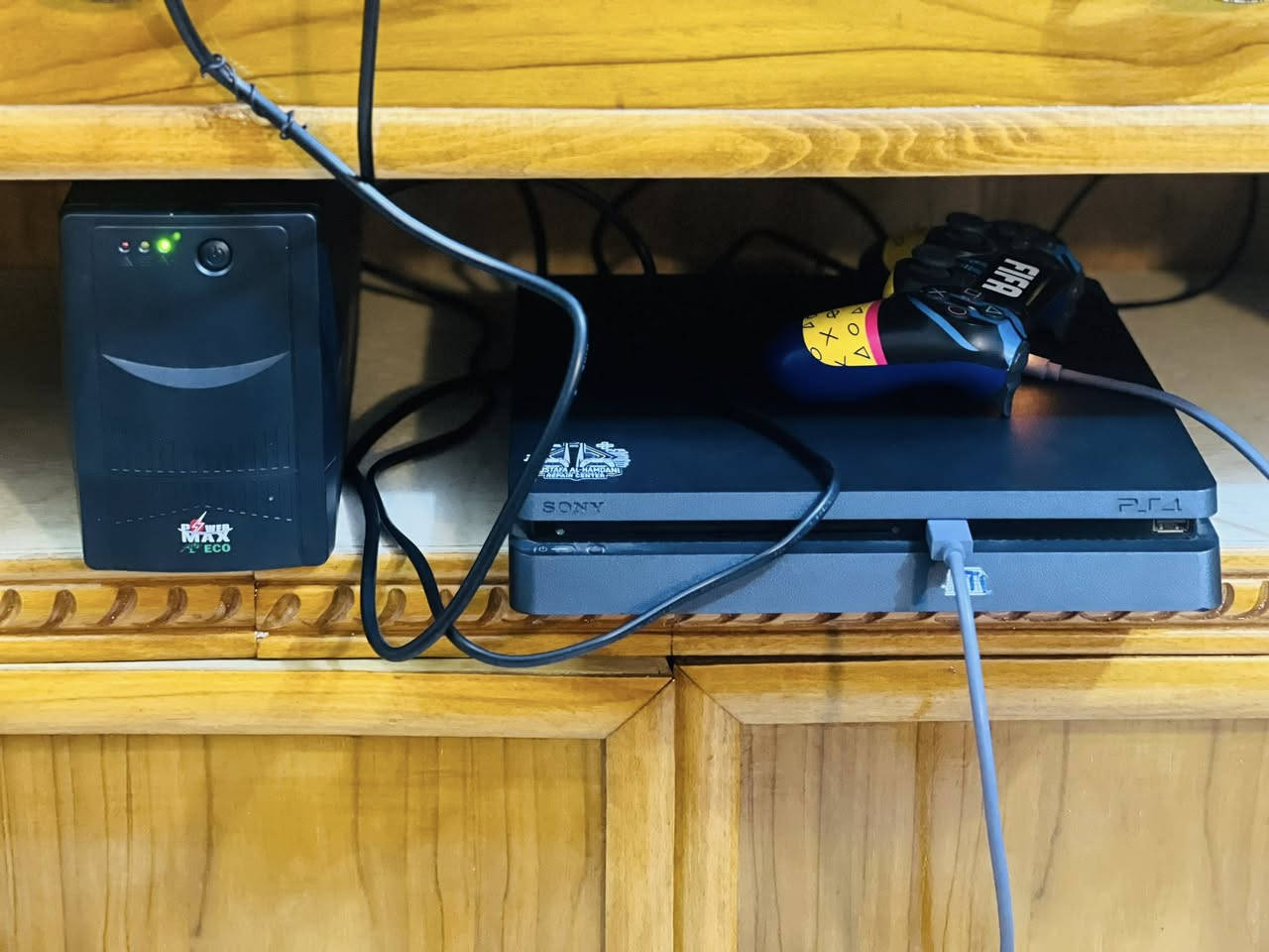 بلي فور سلم مهكر
المساحة 1000 كيكا
النضام 12.0
تهكير قرص 
ملحقات 2جوستك ويوبي اس جديد 
جهاز نضيف 95‎%‎ استخدام شخصي 
السعر 320وبي مجال 
مكاني اللطيفية حي الزهور 
***********
***********
