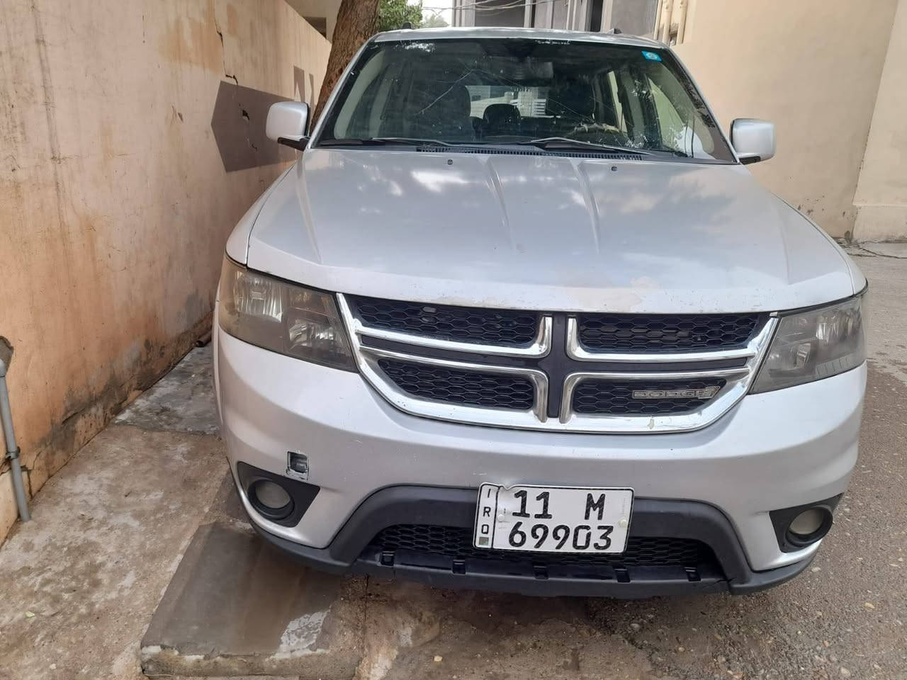 بسم الله الرحمن الرحيم 
سياره دوج جورني للبيع 
موديل 19 فول مواصفات 
محرك 6 
7 راكب 
3 قطع تبريد
سياره حادثها خفيف خير من الله 
سعرها 125 وبيها مجال للخيرين 
‏‪***********‬‏
