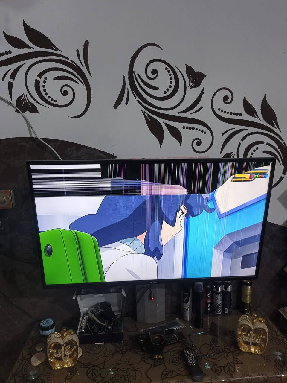 خزان ٢٥٠ لتر ايراني درجة اولى علئ فحص السعر ٤٠ ألف
معرض ٤٥ ألف 
بلازما حجم ٣٢ بيهة خطوط بسيطة السعر ٥٠ الف للاستفسار وات ساب ***********
