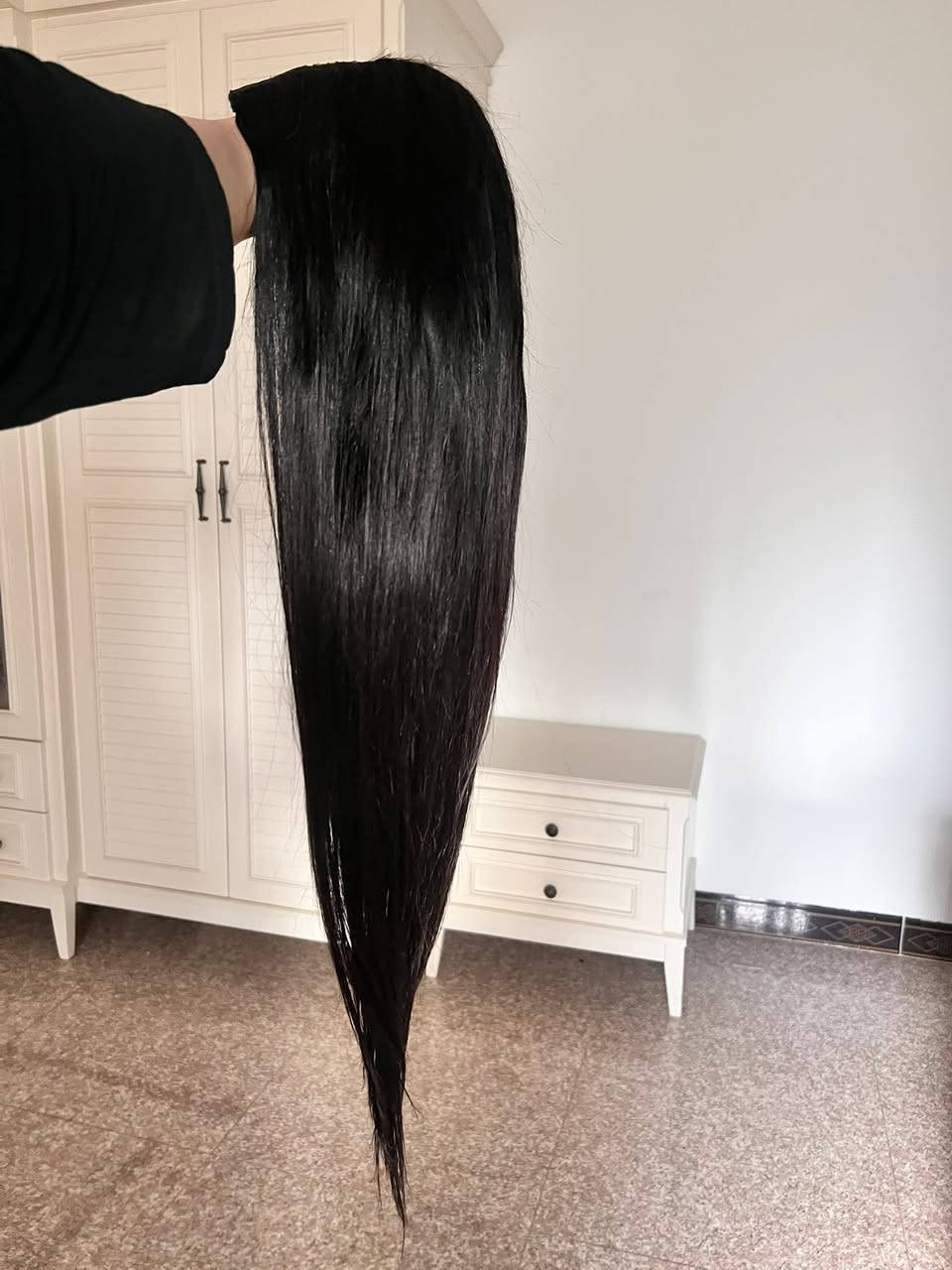 باروكة حرف U كلش كلش طبيعيه بالبس لان اطلعين بس الكذلة وتلمين شعرج وتلبسيها 
شعر طبيعي 100بالمية طول 70 لون اسود اشتريها ب 300 الف بسعر التخفيضات  وابيعيها ب 100 وابد مامستخدمتها ابد
واكو فيديو يوضح طريقه لبسها


**إذا كنت صاحب هذا الإعلان وتريد حذفه لأي سبب، رجاءا أرسل رسالة إلى الدعم الفني**