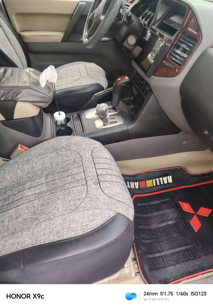 السلام عليكم ورحمة الله وبركاته عندي باجيرو موديل ٢٠٠٦ مكفوله كفاله عامه ما بيه لو قطره صبغ وسوناره موجود رقمه انكليزي بغداد هزه جديده ب اسمي السياره سنويه ل ٢٠٢٩ محرك ٣٨٠٠. سعره ٩٠ وبيه مجال بسيط كلش.***********
