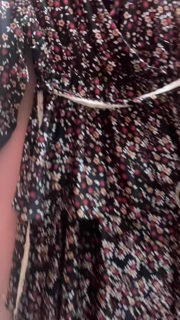 فساتين اثنين25 كيلوت10 قياساتهم 44و46 وطقم10


**إذا كنت صاحب هذا الإعلان وتريد حذفه لأي سبب، رجاءا أرسل رسالة إلى الدعم الفني**