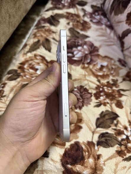 ايفون 13 عادي
ذاكره 128
بطاريه 85
تك سيم لون ابيض
شرط بلادي لامصعد ولامبدل السِعر 400 الف
***********
***********
