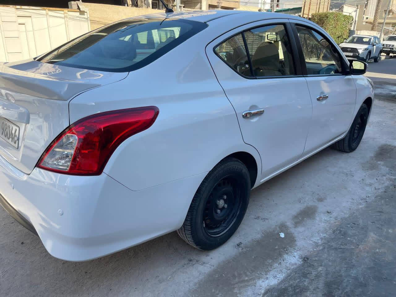 السلام عليكم 
سني  2025  الف بحالة الوكالة مكفولة كفالة عامة  عده الباب مبدل عكس السايق رقم شمالي
شاشة اصلية، كاميرا خلفية، جام كهرباء عدد 4، قطعتين تبريد، اشاير بالمري، داخل بيجي، ايرباك عدد 2، تحكم ستيرن، يدات نيكل، حساس خلفي، شباك نيكل، سبايدر، بلوجكتر اصلي، كشن السائق جك، محرك 1500، مانع انزلاق، ويل حجم15، اواكس، USB
متواجد واتساب *********** ..السعر 115
