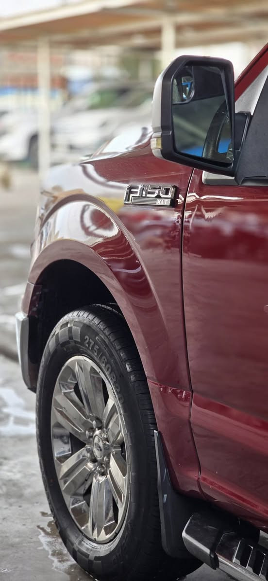 صور الحادث مرفقه 
محرك 6 توربو  مواصفات  فوال عده فتحه 
تخم تاير جديده او جاهزه السياره او سعرها مناسب جدآ 
مكاني البصره معرض الرافدين  امروس او بيع *********** البصرة, العراق
