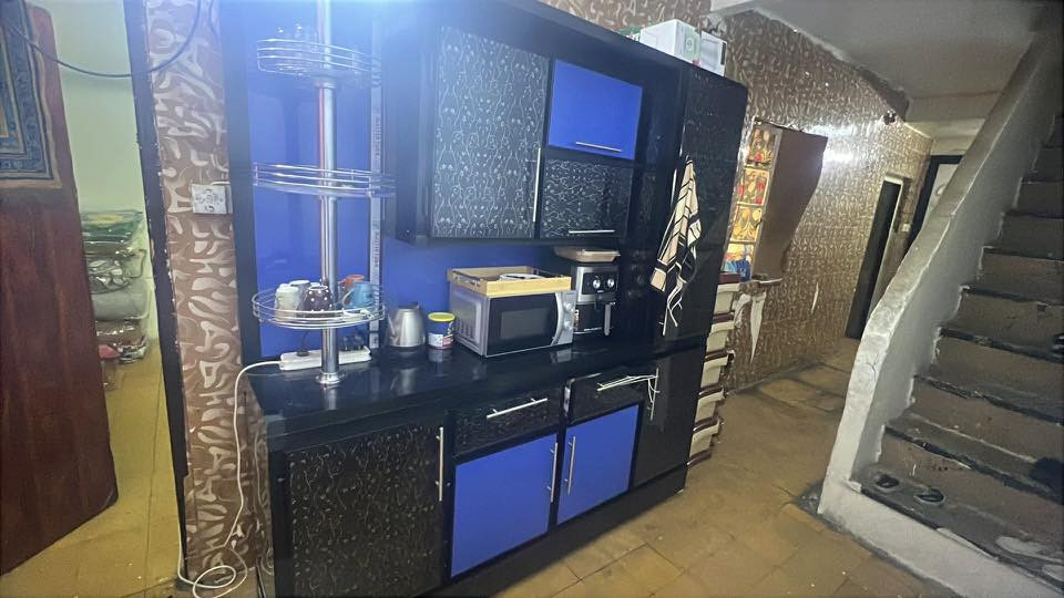 غراض للبيع مكان الاعظميه      كاونتر ٢٥٠ 
تخم ١٥٠
ميز ٤٠الاتصال عل رقم ***********
