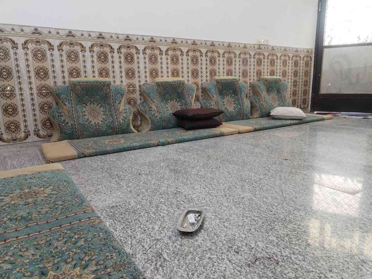 جلسه عربيه تكفي استقبال 6ب4
عدد الأرضيه 5 عدد تجوة الظهر 12
السعر 170
***********
*********** منطقة طليحه ((الدلفيه))
