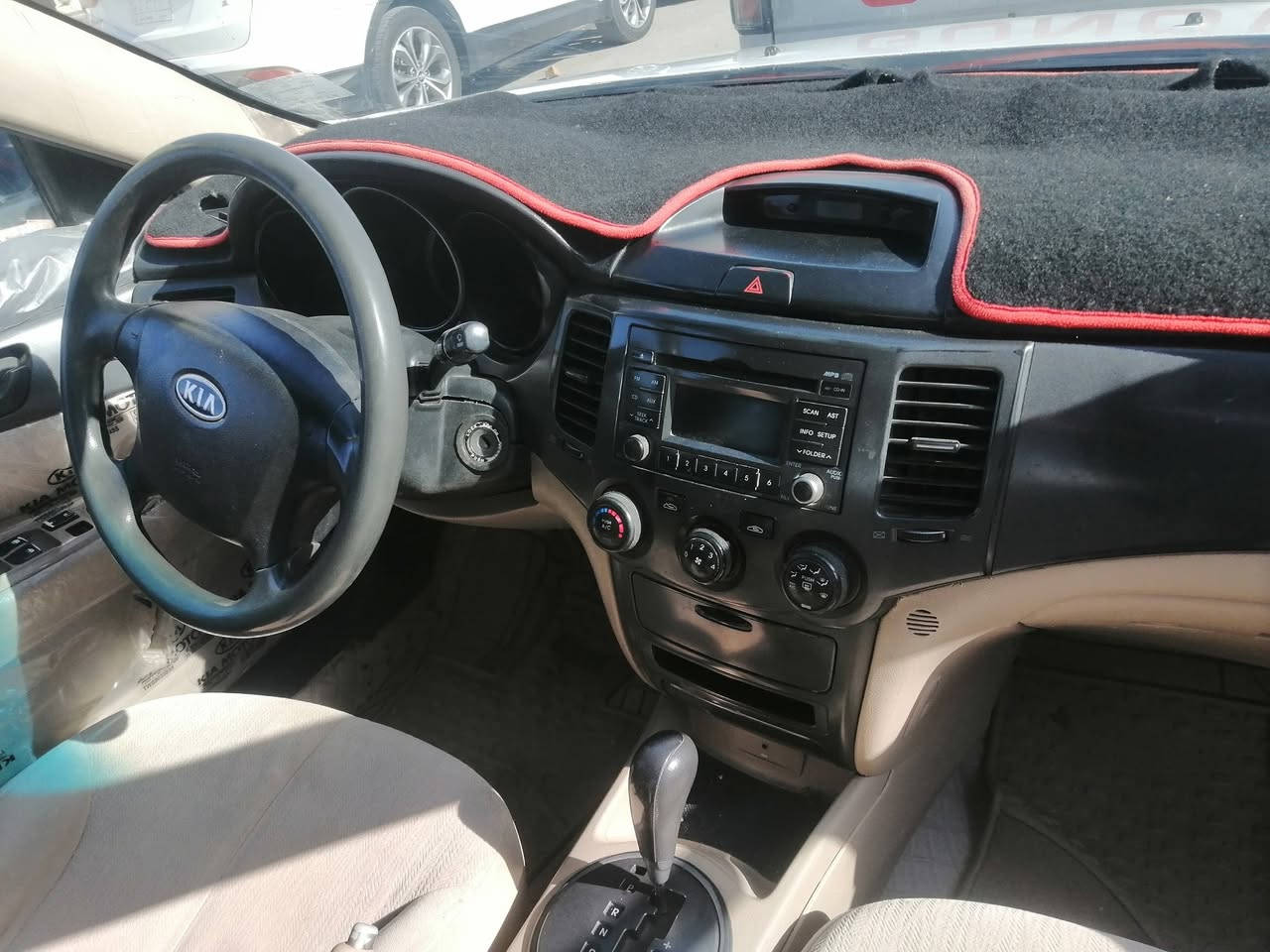 كيا اوبتيما ٢٠٠٩ خليجي اللون ابيض ثلجي رقم ذي قار بأسمي السياره..  العنوان.
ذي قار/الرفاعي.
كير ومكينه وتبريد شغال... 
السياره حسب فحص السونار
 معمرة...(بيهه تچيه) 
السعر. 82 وبيها مجال   ***********
