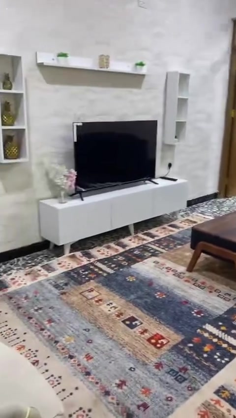 حبايبنا وزبائننا الغالين ❤️
توفرت لدينا حالياً شقق مؤثثة كاملة وجاهزة.
الشقق  غرفة وصالة، وغرفتين وصاله وموقعها كلش مميز بالأعظمية . 
بداية شارع الضباط .المكان هادئ، سكنية ومحترمة ومناسبة جداً .
الشقة مخصصة لـ:
عوائلنا المغتربة اللي جاية تزور العراق.
أهلنا الوافدين من المحافظات العزيزة.
الأخوة الموظفين الموفدين لبغداد.
الأجور والخدمات: الإيجار يشمل الخدمات (الإنترنت والكهرباء الوطنية).
متوفر خط مولدة للمكان.البناية بيها كاميرات مراقبة للحماية والأمان.
نوفر لكم خدمة استقبال وتوصيل من وإلى المطار.
ملاحظة مهمة: الإيجار بدون دلالية (مباشرة من المالك).للاستفسار والتواصل، تكدرون تراسلونا واتساب أو ماسنجر على الرقم:📱 *********** (00964
