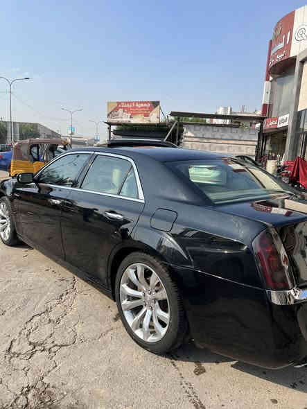 السلام عليكم 
للبيع اوباما موديل 2012 السيارة وارد خليجي 8 سلند 5.700فول مواصفات للاخير رادار امامي وجانبي مقاعد كهرباء وخزن وتدفئة وتبريد السياره بيه مكانين بارد شي بسيط وماشية 108 ميل هزة وسنوية جديدة والبيع على شرط التحويل مكان السيارة بغداد المنصور للاستفسار *********** وسعره 188 وبيه مجال بسيط
