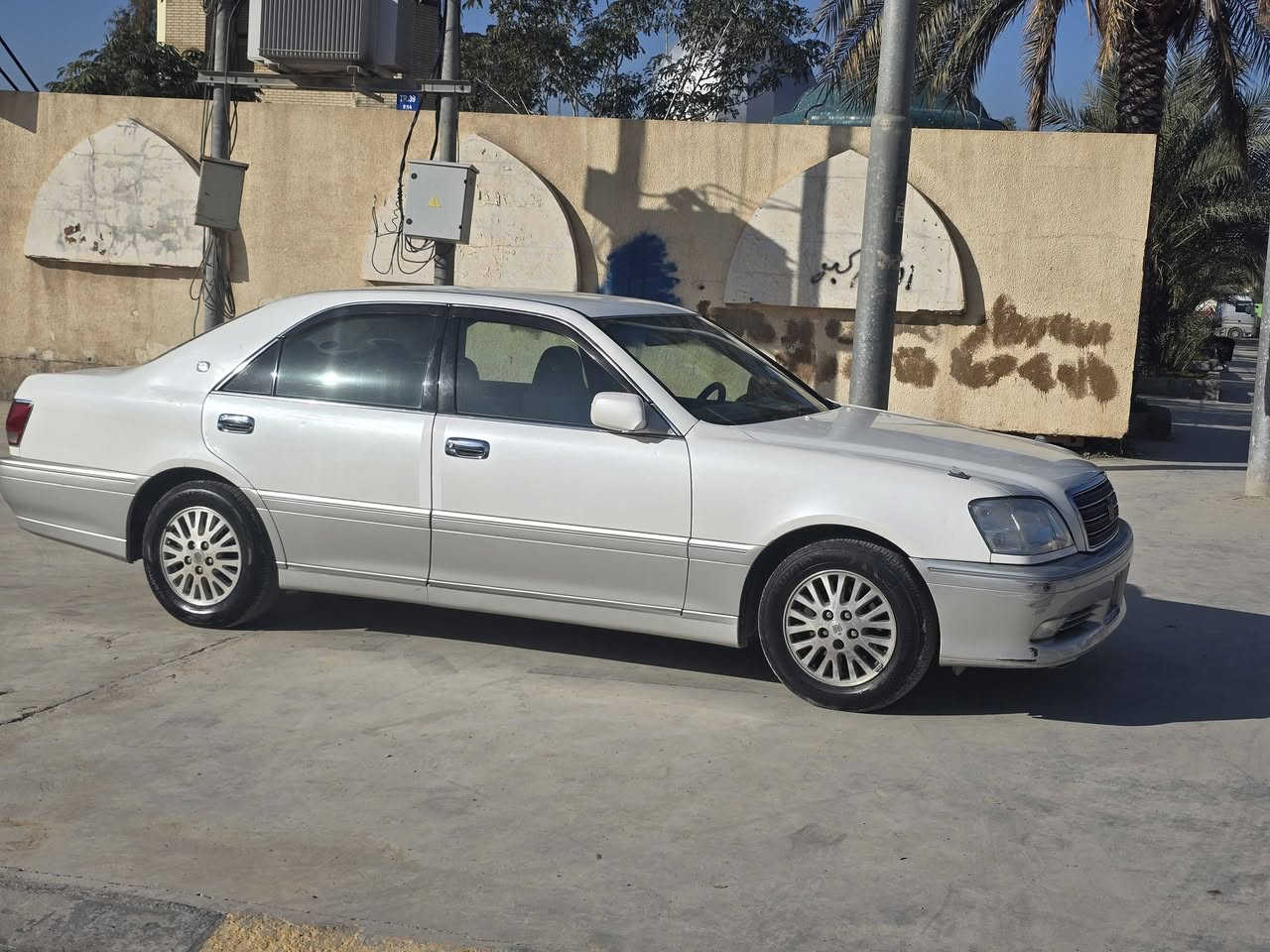 مةليكة مووس 
2002
1دووگمة 
دوا كريستال 
دةشبوول نةجةف 
ديفؤري بجووك 171
تةبريت ساردووگةرم بةسراوة 
بئ مةسرف 
1بارجة بؤياخي ئةوروو با 
سعري 47مةجاليكي كةم 
شوين كةلار 
***********
