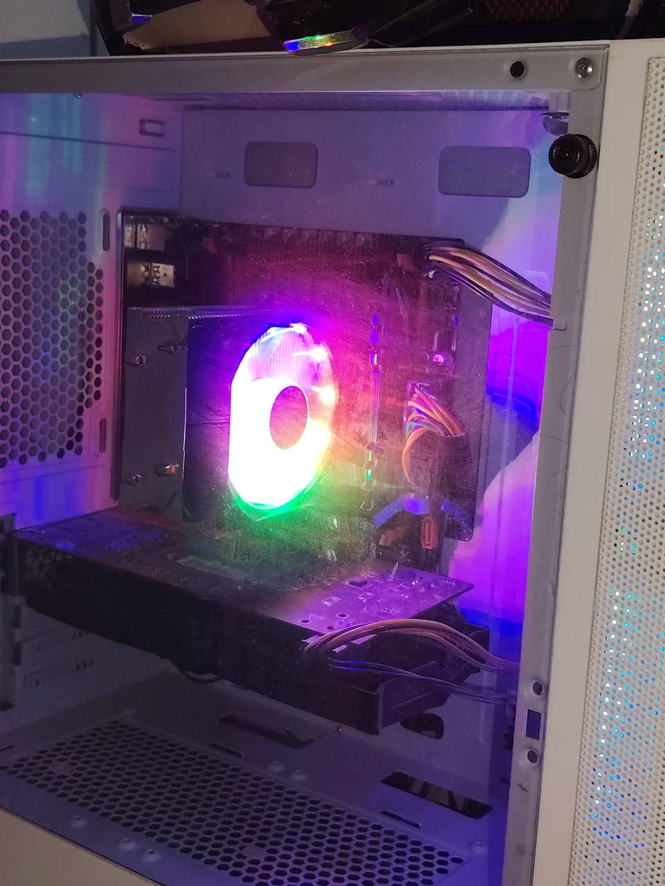 السلام عليكم pc للبيع او مراوس ب لابتوب
موصفات الحاسبه بل صوره وهذا توضيحي عن الحاسبه  منزل العاب بيه مثل كود+ببجي +فيفا26+فورت نايت+كاونتر قديمه+csgo+العاب ثانيه


**إذا كنت صاحب هذا الإعلان وتريد حذفه لأي سبب، رجاءا أرسل رسالة إلى الدعم الفني**