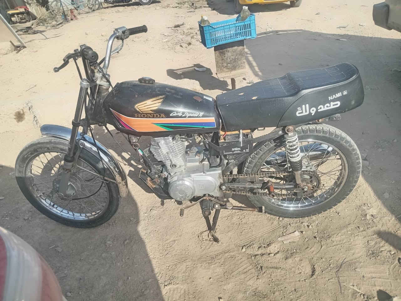 شباب تعمير بدون أوراق شاصي ارشه والاغراض كله نامه ٢٣مكان دوانيه السعر ٣٥٠ مكينه جديده ***********
