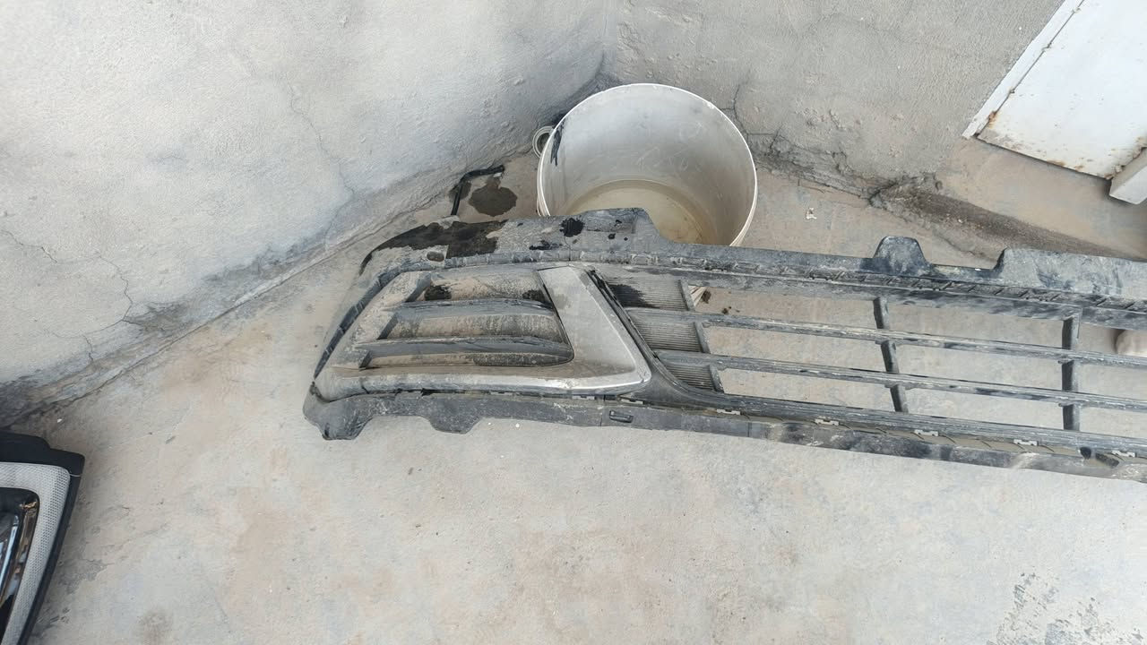 السلام عليكم للبيع شباج دعاميه سبورتج مال Lx مال ٢٠٢٥ و٢٠٢٤ العنوان حله الرقم ***********
