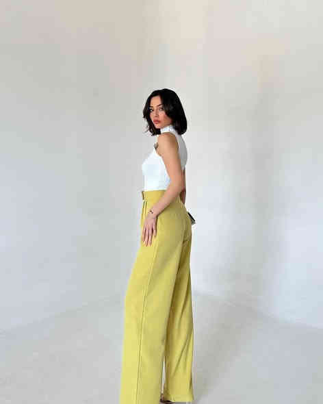 �✨ أزياء فــاطـم – الجامعة بطعم الأناقة! ✨🎓

لكل طالبة جامعية تحب الأناقة والراحة والجودة، أزياء فاطم جابتلكم تصاميم عصرية وفريدة تناسب أيام الجامعة 😍👗💖

🔥 موسم الشتاء بدأ والتميّز عدنا كالعادة!
💸 أسعارنا دليل نجاحنا وتميزنا، وتخفيضات مستمرة ما تفوتك 🔥🎉

📦 التوصيل متوفر فقط أيام: الأحد – الاثنين – الثلاثاء – الأربعاء 🚚

📍 عناوين فروعنا:
🏬 الفرع الأول: شارع السناتر – مجمع الدامرجي
🏬 الفرع الثاني: الجمعية – مقابل مول الحارث

📲 للحجز والتوصيل السريع أرسلي:
صورة الموديل + العنوان + رقم الهاتف على واتساب
*********** 📱

💃🏻✨ أزياء فاطم… لأنك طالبة جامعية وتستحقين الأجمل دائماً!
🌸 كوني متألقة، متميزة، ومختلفة مع كل إطلالة من فاطم! 💖
