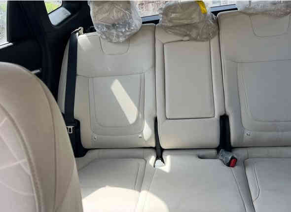 السلام عليكم توكسان2024 كامل مواصفات عدا البانوراما رقم بغداد سنوية بأسمي مكفولة عدا المحرك مبدل بية رواجز تم التبديل بالشركة والسيارة بية ضمان لحد هذة اللحظة ماشية 50 الف  السعر 220 ورقة  
موبايل/***********
***********
مكان السيارة بغداد
