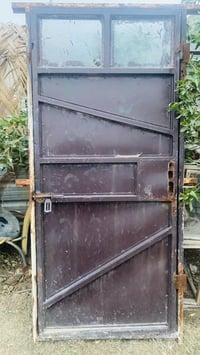 باب حديد درجة اولى رايدة ب50   مكاني بغداد الرشاد. 07723199624