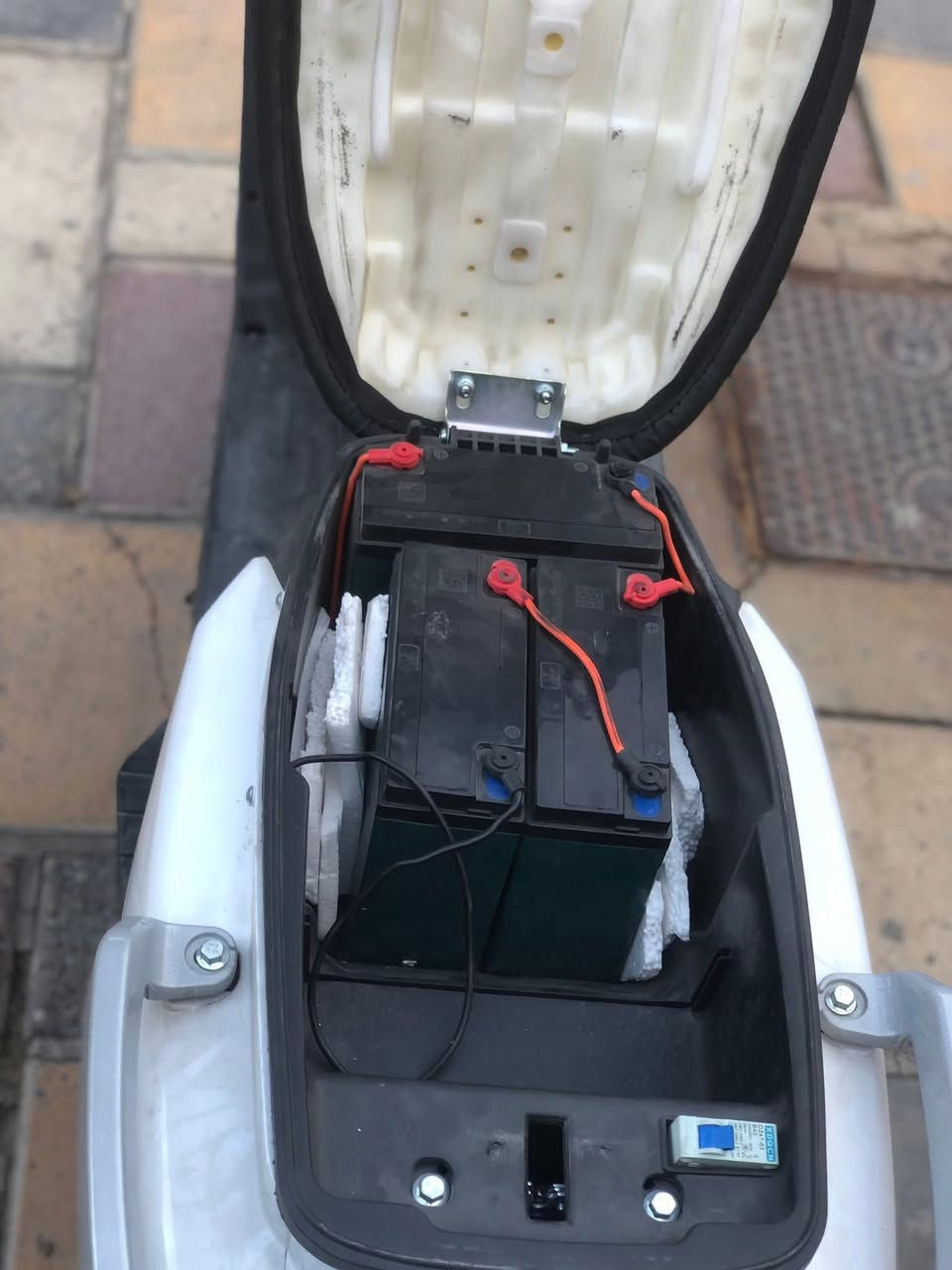 السلام عليكم للبيع دراجة شحن سكنس بوليسي
1 _ نظام البك R +نظام الامان P 
2_ملف 2000W+سرعه ٦٠ حقيقي +٣سرع
3_لايت  زنون عالي  ناصي 
4_نظام سرقة
5_سويج عدد 2+بصمة عدد 2 
6_بطاريات عدد٦ كبار 
7_تشغيل عن بعد 

السعر 650

  الرقم الهاتف ***********

الرقم الثاني *********** واتساب 

العنوان / بغداد  حي الجهاد الاطباء
