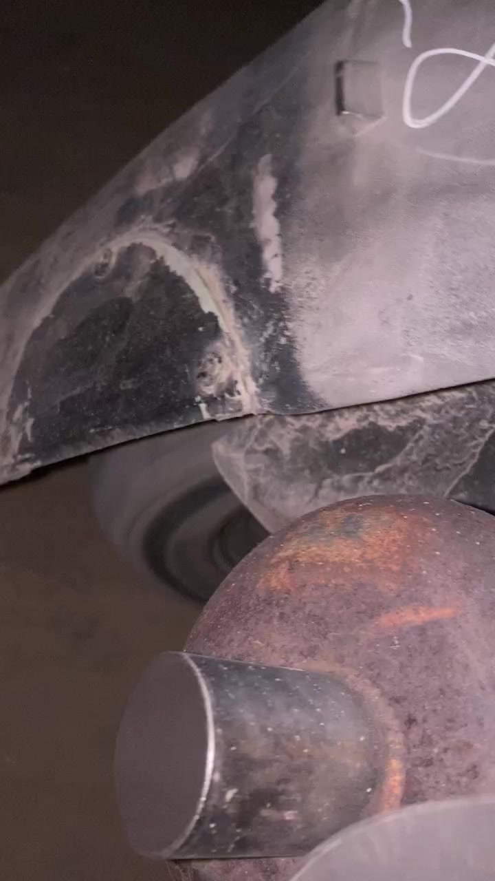 السلام عليكم شباب دراجه منغولي للبيع 49ستوه نازله من الرمبه دراجه جديده تاخذه ربع ما تذب عليه بس بانزين ودهن رايده ب700 وبيه مجال مكاني نجف وهذه رقمي ***********
