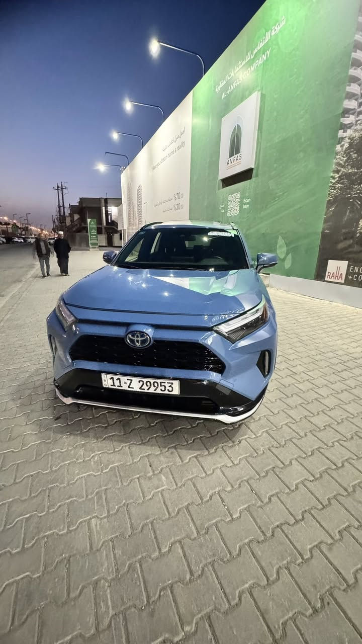 السلام عليكم،،
تيوتا راف 4 
موديل 2023 هايبرد 
فول مواصفات للاخير 1/1
تبريد قطعتين بصمه فتحه كشن كهرباء هيترات بل كشنات تحديد مسار مانع انزلاق نقطه عمياء ويل 17 اسود لايت زنون عالي ناصي كشافات  وقوف تجنب الحوادث اوتو هولد و هواي اكو مواصفات 
بدون شاصي بدون لغد بدون ايرباك 
كير ومكينه كفاله 
مكاني بغداد الكرخ 
سونار مرفق ب المنشور
 
***********
