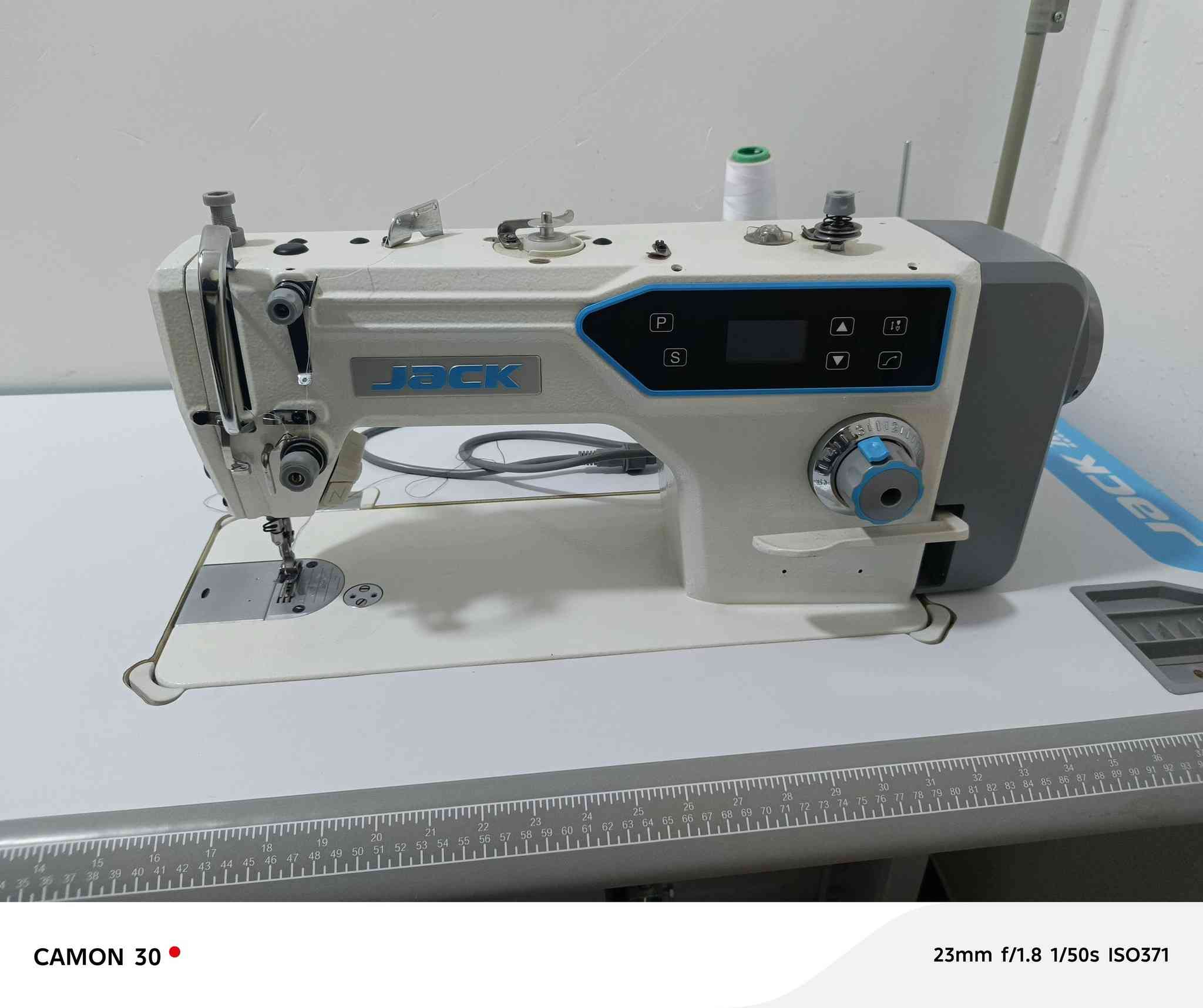 السلام عليكم متاح مكينه جاك جديده تبديل دهن الشركه مره وحده فقط كامله هيه وغراضها وكارتونها وميزها السعر 350وبيه مجال بسيط مكاني حله مركز خاص مفتوح وهذا رقمي ***********
