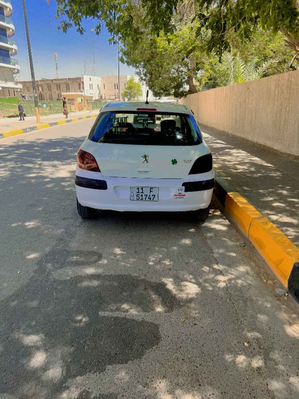 بيجو 307 فرنسي 
رقم بغداد نكليزي 

محرك ✅
كير✅
تبريد✅
دوشمة داخلية✅
تخم تاير✅
سيارة حلوة اقتصادية 
سعر55$
للاستفسار 
***********
