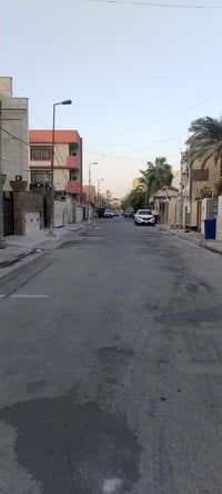 للبيع بيت قديم (تفليش) 📍 الموقع: زيونة / محلة 716 📐 المساحة الكلية: 30...