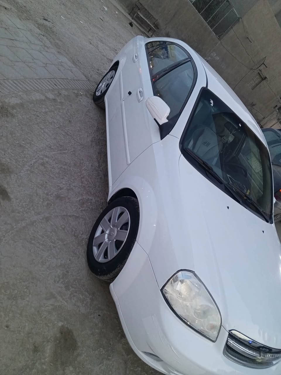 السلام عليكم
اوبتره2011 خليجي 
رقم بابل 
 السياره مكفوله من الضربه والتبديل 
بيها صبغ قطعتين بدون دواخل 
مكينه نظيفه كير نظيف 
حداديه جديده 
تخم تاير 
السياره جاهزه 
مكانها حله 
***********
