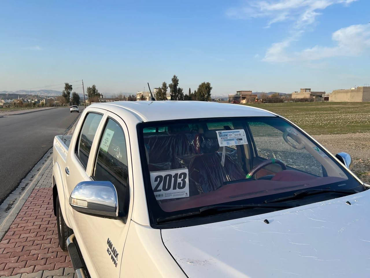 تويتا هايلوكس مةرزية موديل٢٠١٣بوياغي نية ساردو كارتي نية گيرومةكينةي بةشةر تايةي نوية سةنةوي تازة بةسةر جوة كوبوني بةنزيني هةية سةيارةكة بةس ماشالله دةوي لوك لوكة ٢١٠هةزار رويوة مالي دوستة سعرةكةي زور مناسبة ١٨٧مةجالي برايانة ژم*********** كويسينجاك, أربيل
