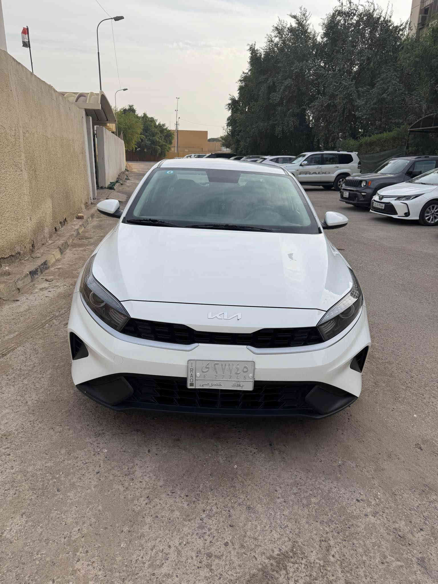 كيا سيراتو ٢٠٢٤ خليجي 
محرك ٢٠٠٠ دوش 
مواصفات السيارة ستندر 
تحكمات ستيرن 
حساسات خلفية 
ماشية ٤٧ الف 
السيارة جديدة بيها كم زلغ بالدعامية 
مكان السيارة بغداد 
السعر ١٨٠ 
الرقم *********** Colombo
