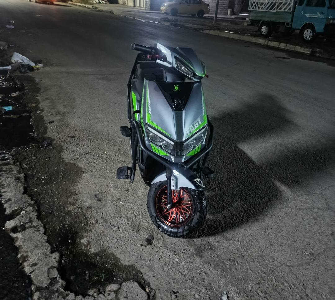 عندي هذول للبيع الرصاصي فول نضافه 6 بطارية تمشي بي شرط من البكر لي حي التنك روحه ورجعه سعرو 700 وبي مجال
الاخضر مدعوم بس شغال بس يحتاج بطاريات ادفع سعر  ***********
