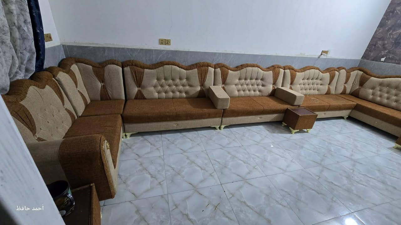 سلام عليكم
غنفات تفصال 15 متر وياه 7 طبلات وربع تكيات 
مكاني ناصريه حي لفداه سعر 750 بي مجال قليل 
***********
