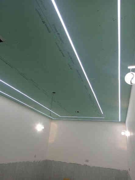 سيد علي للتأسيسات كهربائية وجميع مراحل سحب تشطيب نزالات أسعار مناسبه شغل نضيف ودرجه اولة مجمعات مدارس بنايات كادر متكامل جاهزين عده وعدد. للتواصل ***********
