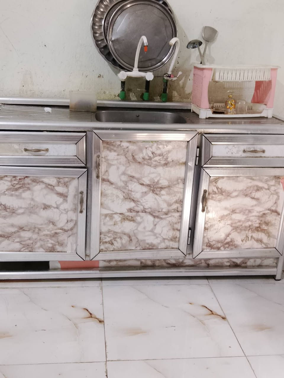 غراض بيت للبيع كلمن وسعره 
الثلاجه ب300
المجمده ب150قفل 
الطباخ ب180قفل
قناني غاز 2 السعر 80 قفل
سنك قفل ب40
كاونتر 150 قفل العنوان حي الحكيم الشراي يتفضل خاص


**إذا كنت صاحب هذا الإعلان وتريد حذفه لأي سبب، رجاءا أرسل رسالة إلى الدعم الفني**