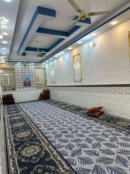 بيت مساحه 500متر شغل جناي

✅  بيت مرقم ومشمول بقرار التطويب 

(((يعلن مكتب الكرار للعقار))) 

موقع /نجف 🏡

مقابيل قريت الغدير عمود 282

البناء 🏡 ***********مطلك للعقار

غرفتتين / صاله 12م/ يوجد بيه ثنين مطابخ حار وبارد سقبال 12 م/ 2 حمامات في اداخل / واخرج 4 / بناه درجه واله نزالت البيت كله 

بناء مرتب/ اساس + سقف كونكريت + طابوك

ألخدمات

ماء/كهرباء/مدارس/سوق/تبليط/لحد الباب
